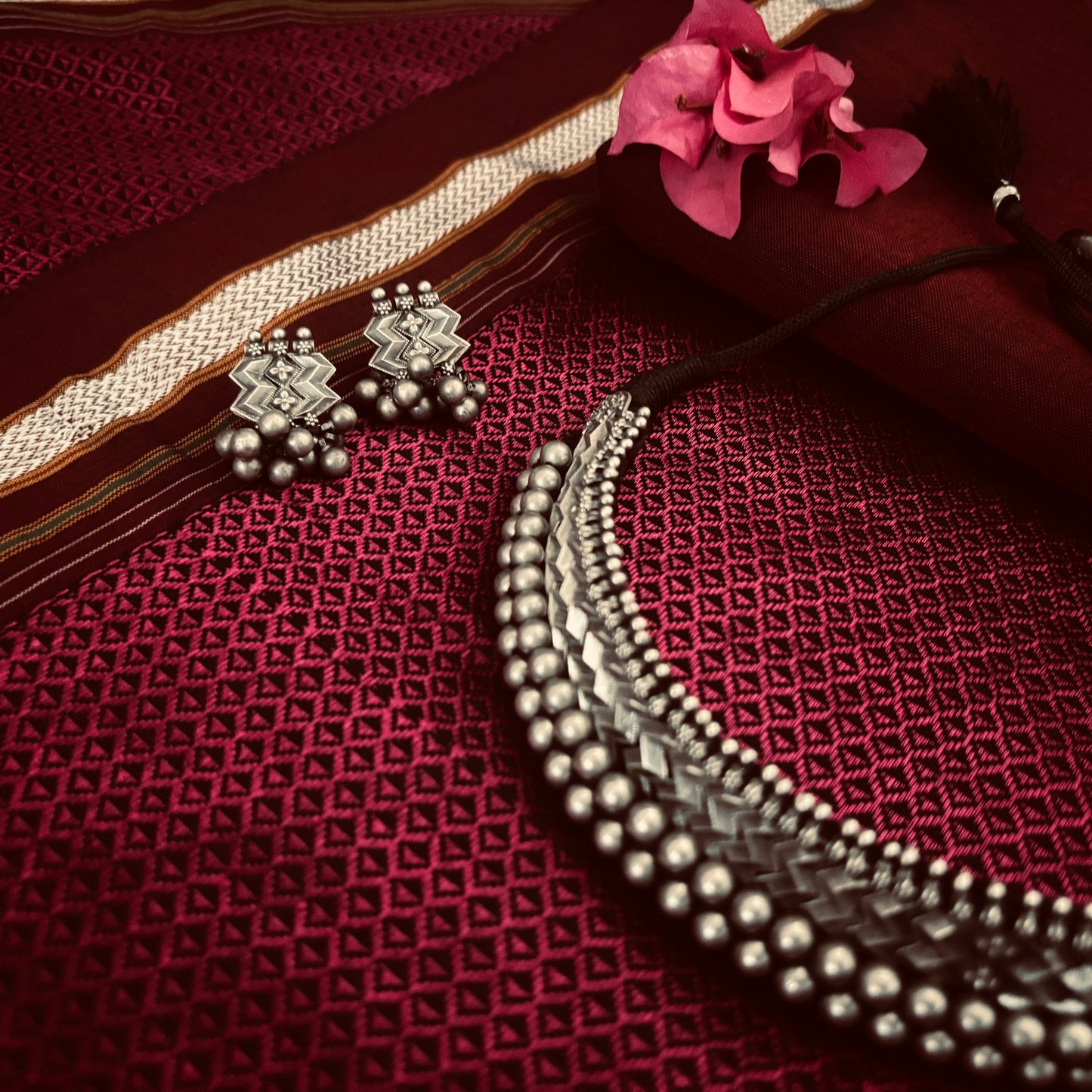 वज्रटीक ठुशी बंद घसाची | Vajrateek Thushi + Earrings
